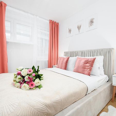 Lumina Apartment Opposite The Palace Of Culture And Science Варшава Екстер'єр фото